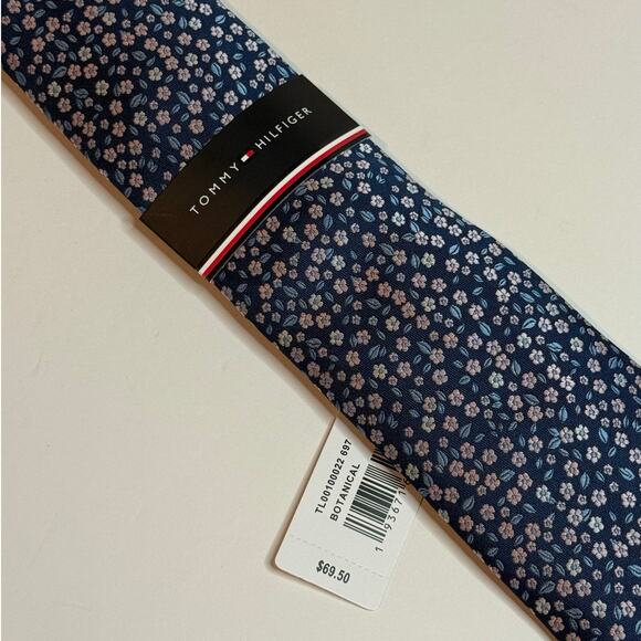 Tommy Hilfiger Blue Botanical Tie NEW WITH TAGS - Picture 2 of 5